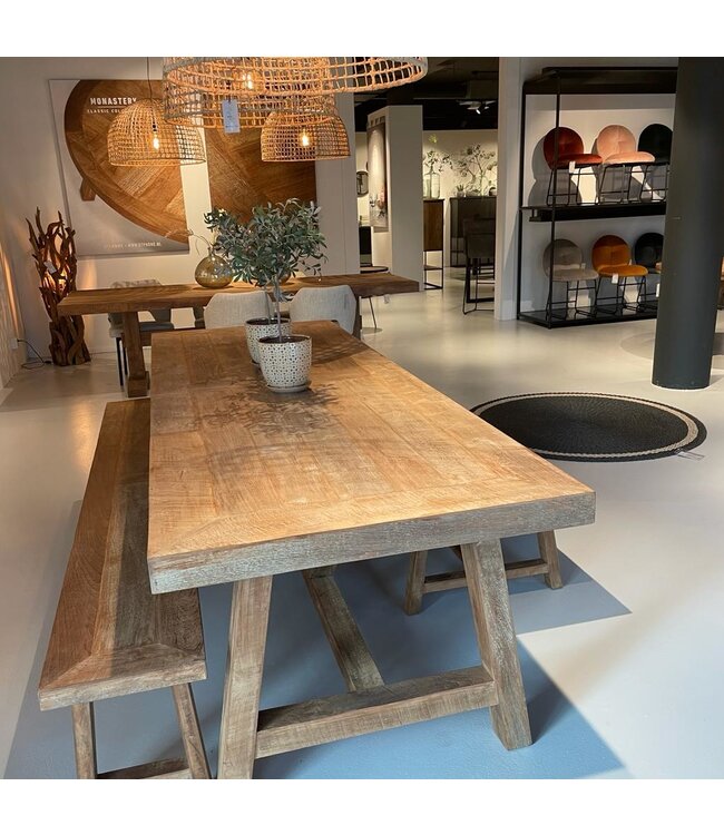 DTP Home Eettafel Monastery