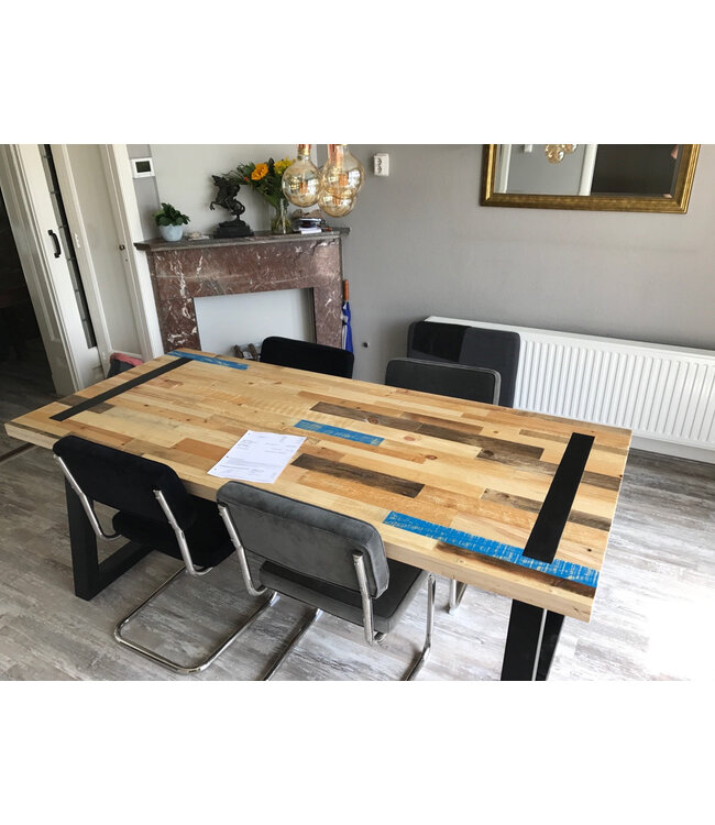 Upcycle Pallethout Eettafel ABLE met Trapezium Onderstel