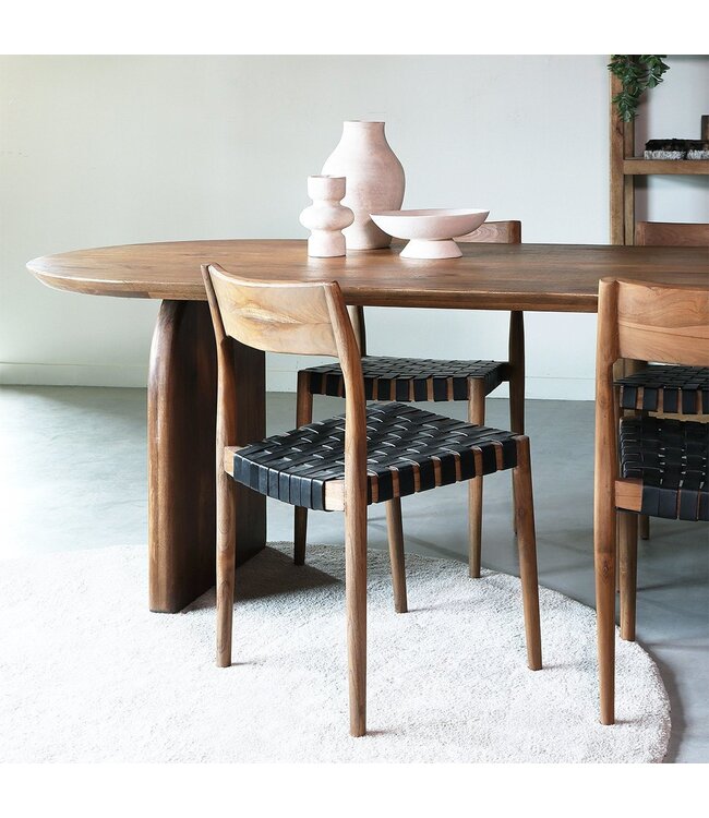 Bullnose eettafel bruin gesloten onderstel