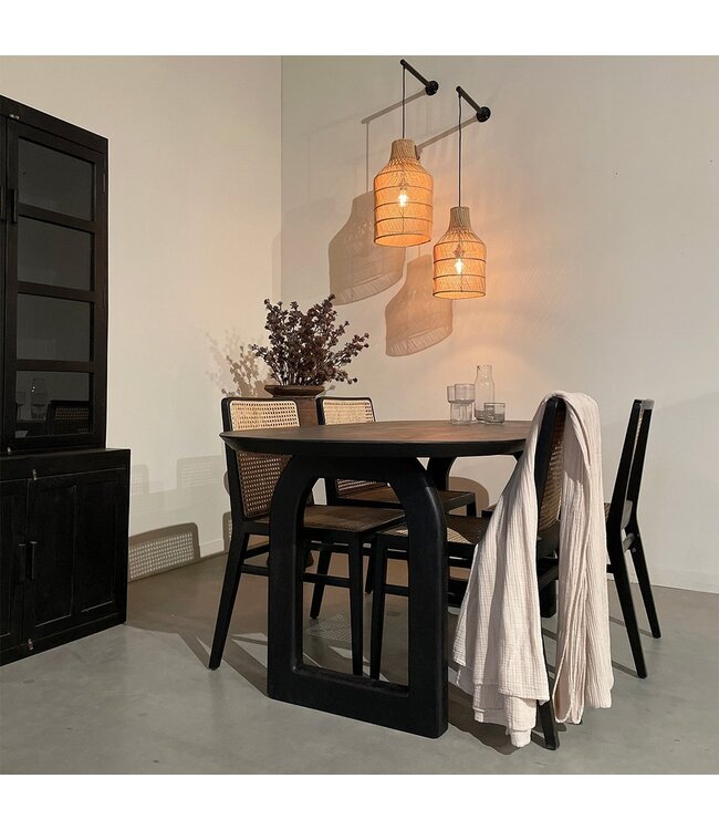 Raw Materials eettafel Bullnose zwart met open onderstel