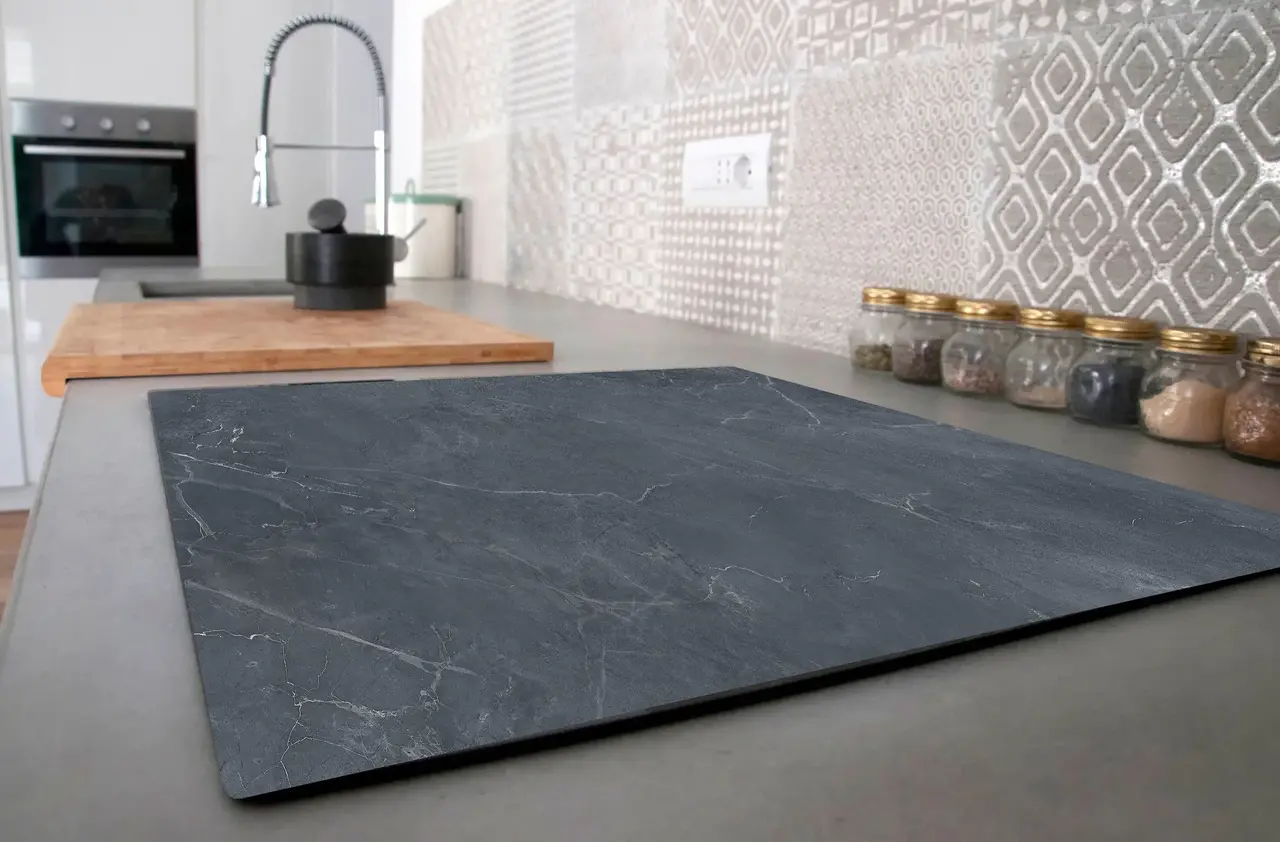 Induktionsschutz | blauer Beton Induktionsschutz | blauer Beton