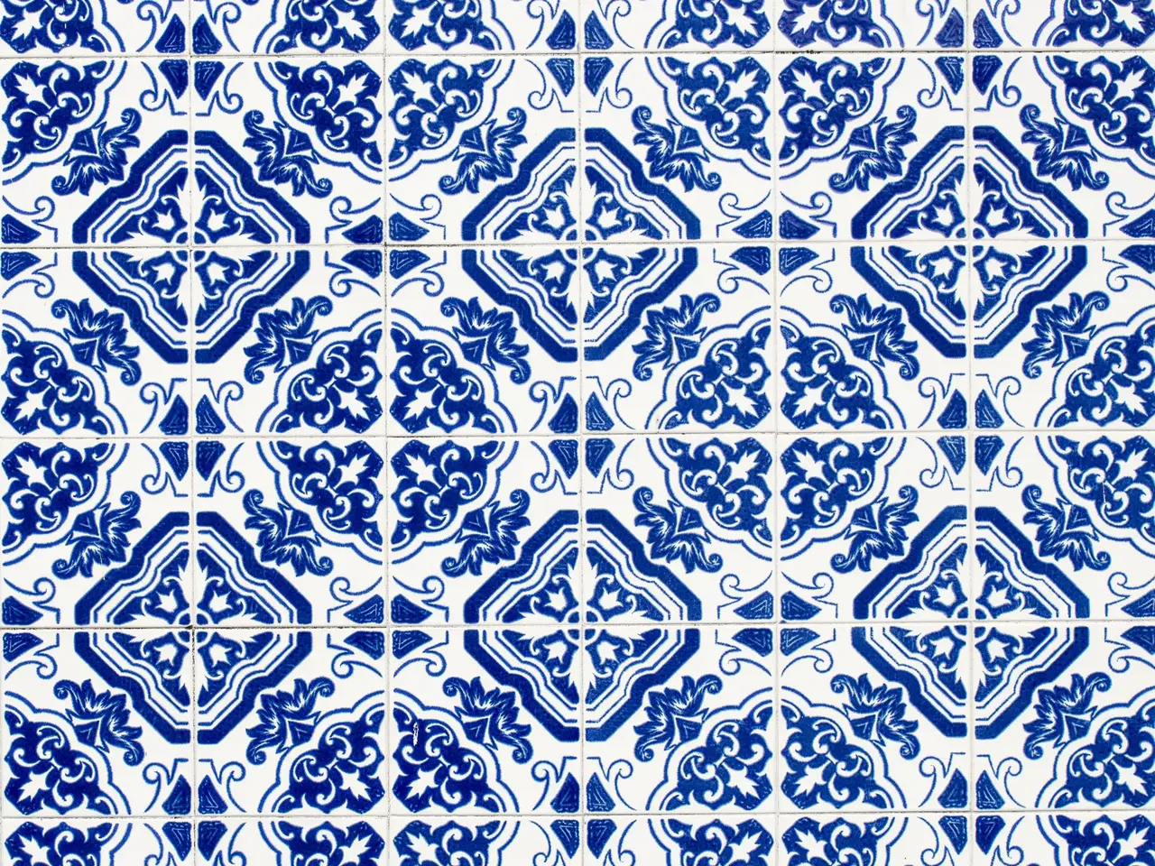 Induction protector  | Blue tiles tulips Induction protector  | Blue tiles tulips