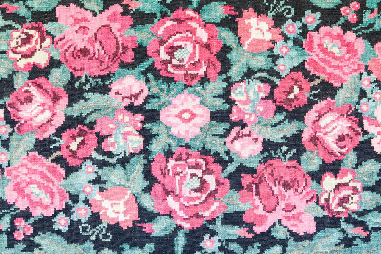 Vinyl rug |Embroidered flowers pink/blue