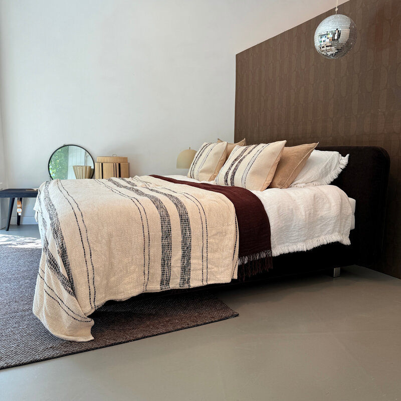 Maurits Boxspring Boogie  stof donker bruin "Etalage model"