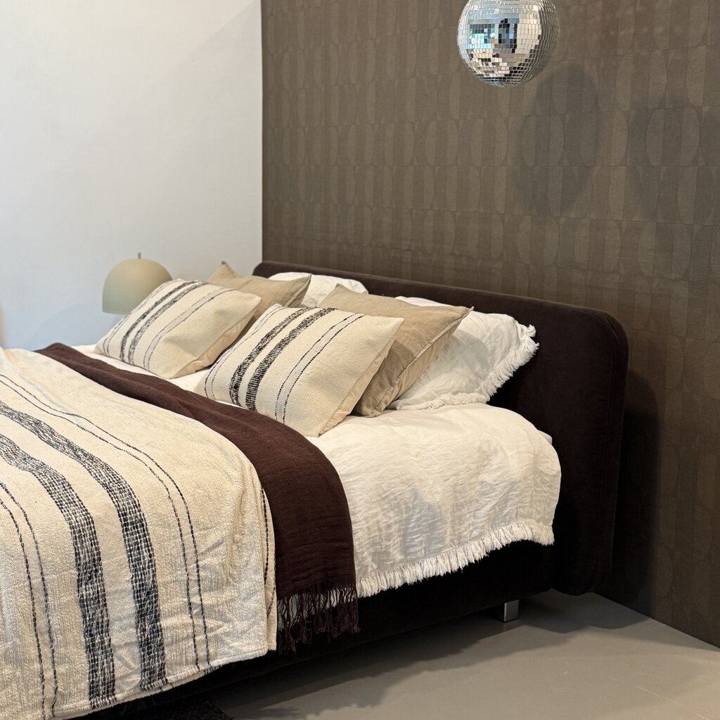 Maurits Boxspring Boogie  stof donker bruin "Etalage model"