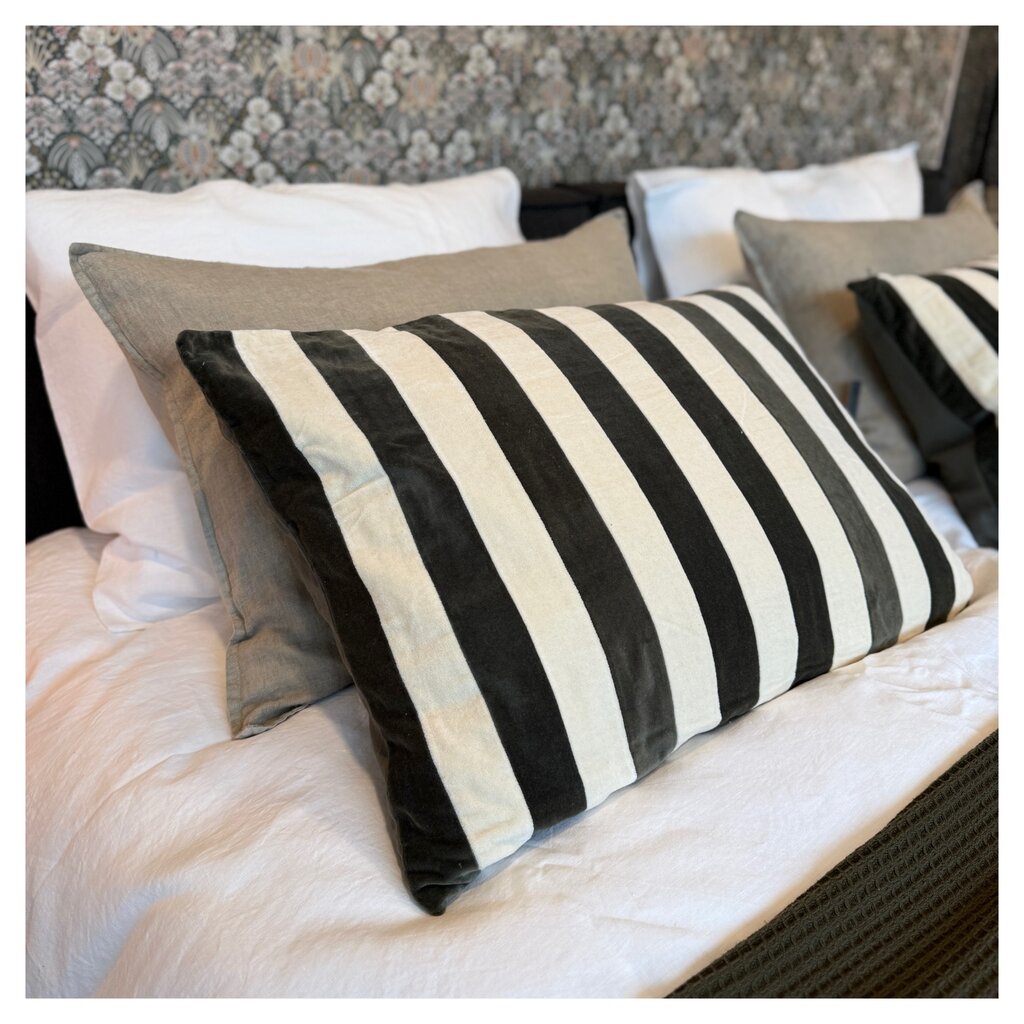 Nordal Sierkussen Alhena, ivory/green, 48X68