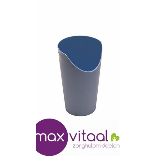 Drinkbeker met neusuitsparing Drinkbeker met neusuitsparing