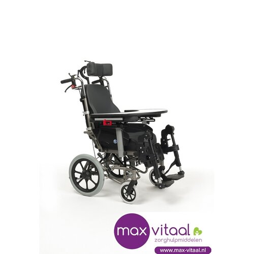 Inovys Comfortabele kantelrolstoel - manueel verstelbaar