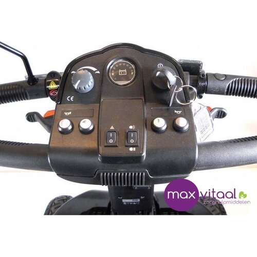 Pride Victory XL 130 4Wheel Scootmobiel (used) kleur rood,80Ah , garantie 3 maanden