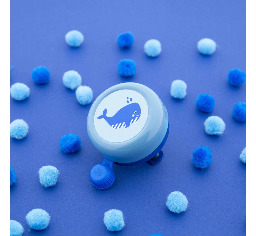 Bel Widek Explorer splashy whale