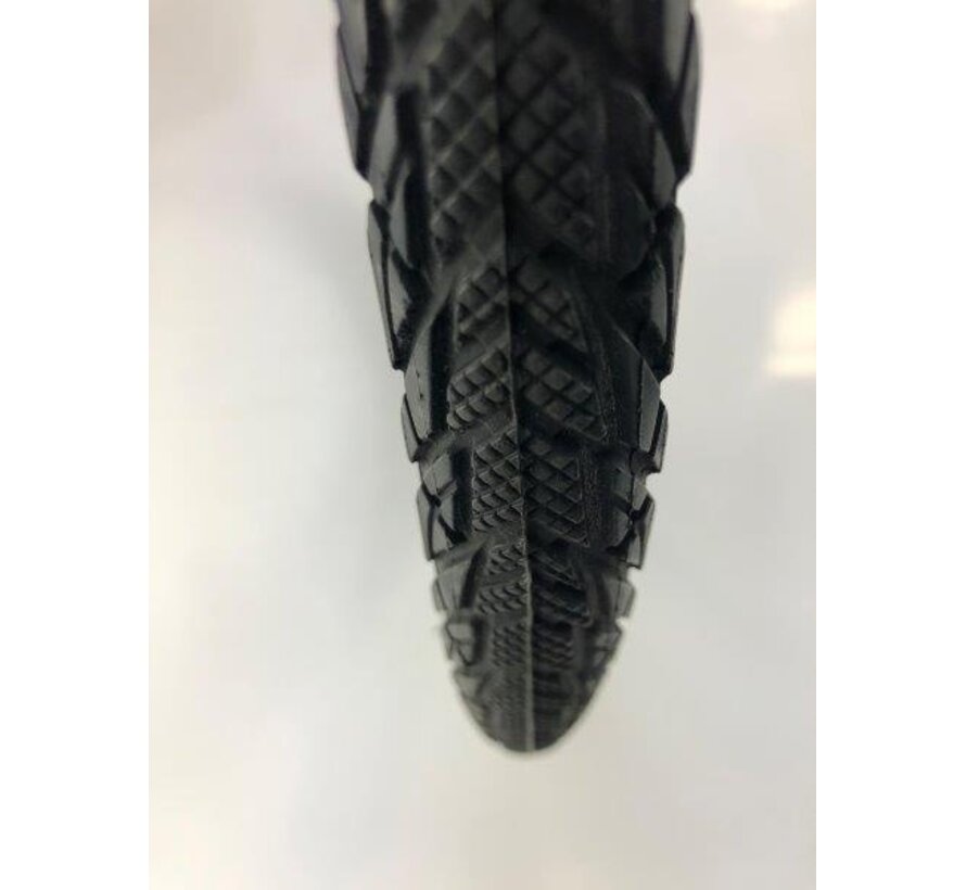 Btb Deli 28x1.40 37-622 zwart kaart