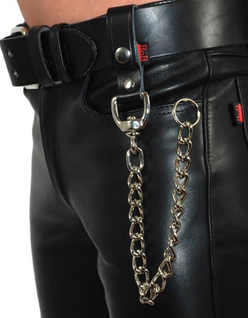 Belt key clearance chain holder