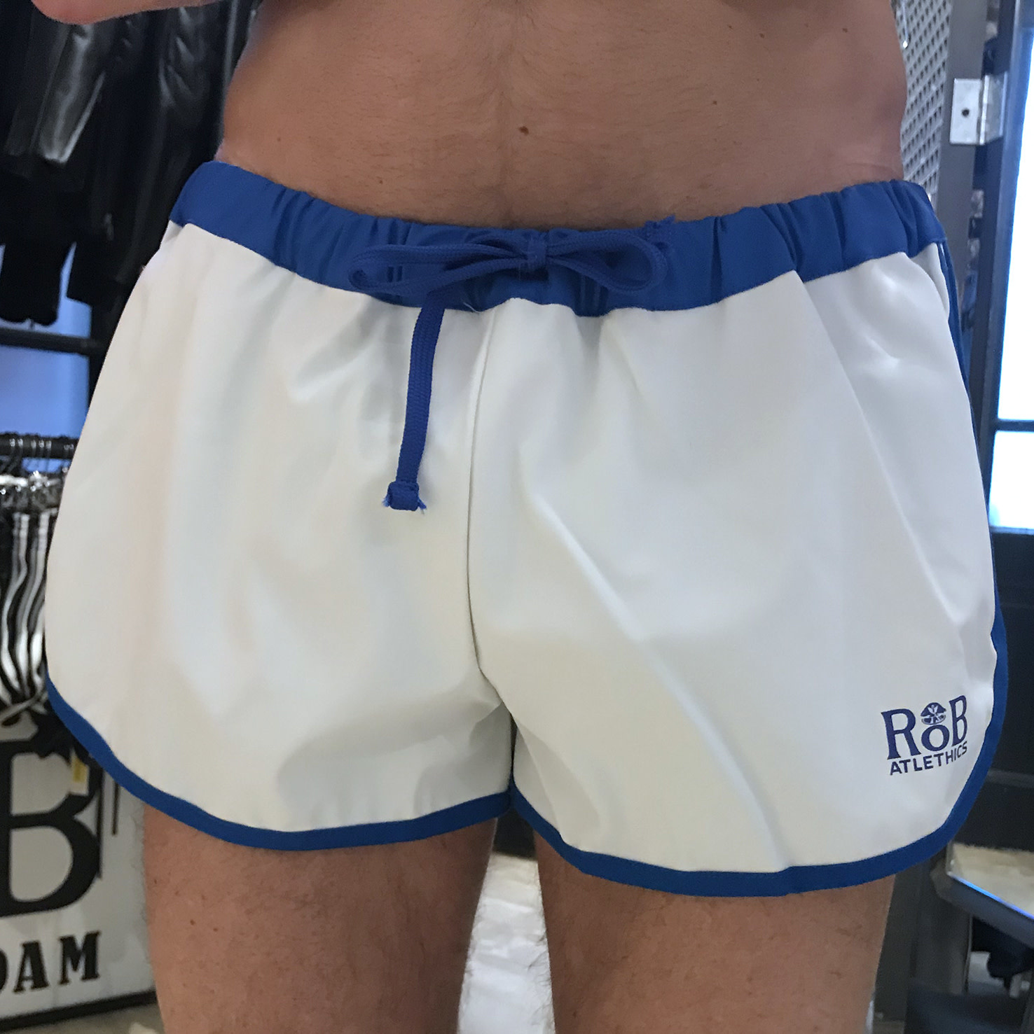 Toegeven Ochtend gymnastiek Zij zijn RoB Sport shorts wit met blauwe strepen - RoB Amsterdam