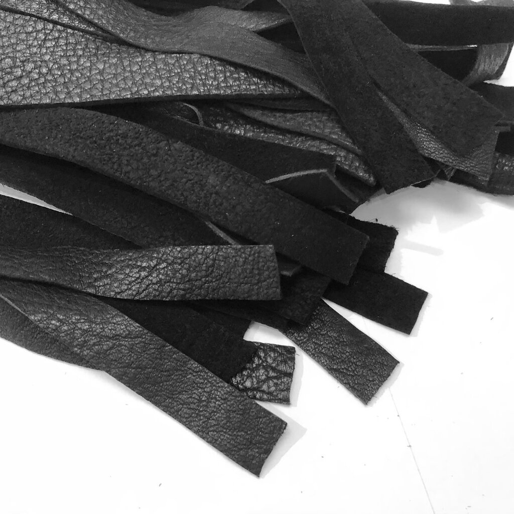 Bare Leatherworks Full size Flogger Deerhide 40 strands