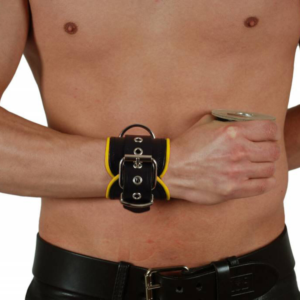 RoB Leather wrist restraints with colored piping