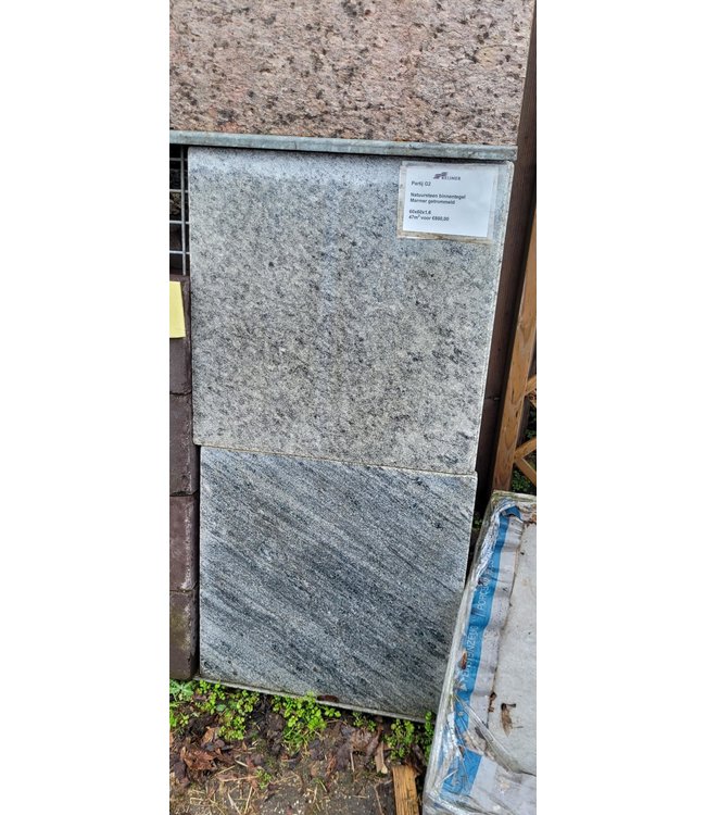 Partij 47m2 Marmer getrommeld 60x60x1.6cm