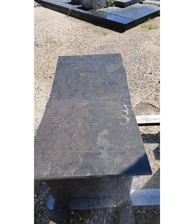 Partij 45m2 Chinees Hardsteen 50x50x1.5cm