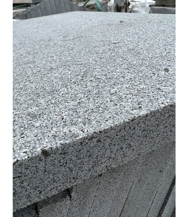 Graniet gevlamd natuursteen 40 x 80 x 3