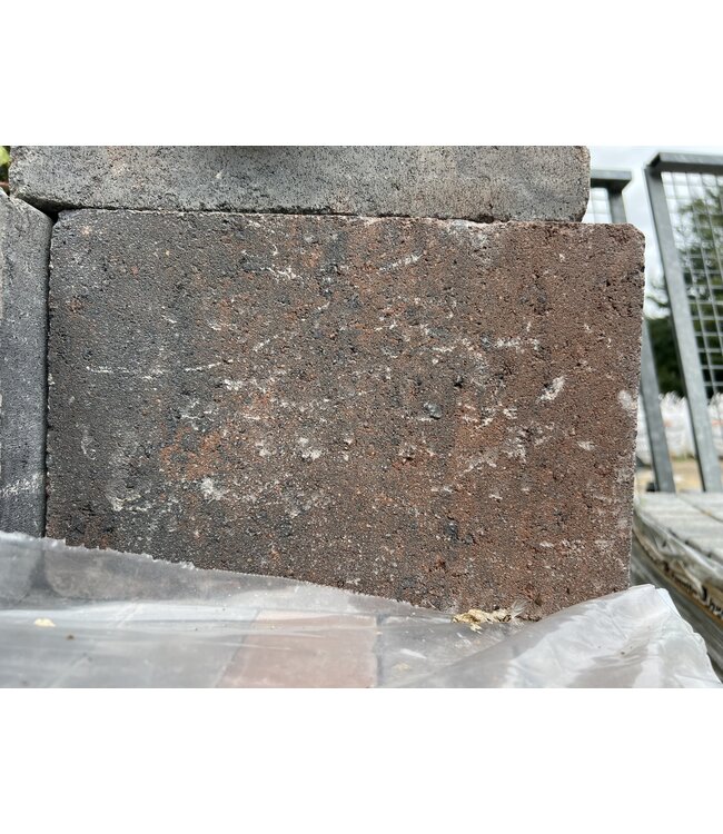 Partij 17 m² brons 30 x 20 x 6