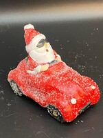 Coole kerstman in auto