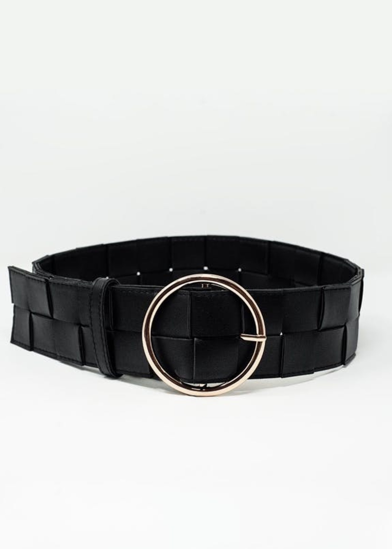 Q2 Belt with gold buckle in black
