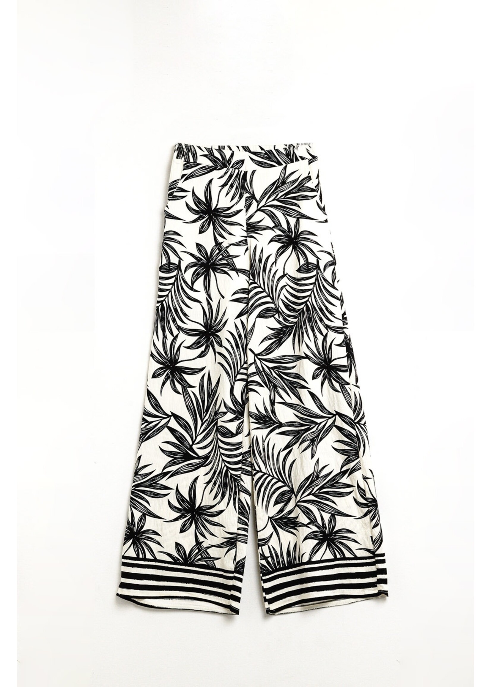 Q2 Witte Pantalon Met Brede Pijpen En Bloemen Detail In Zwart Maat; L