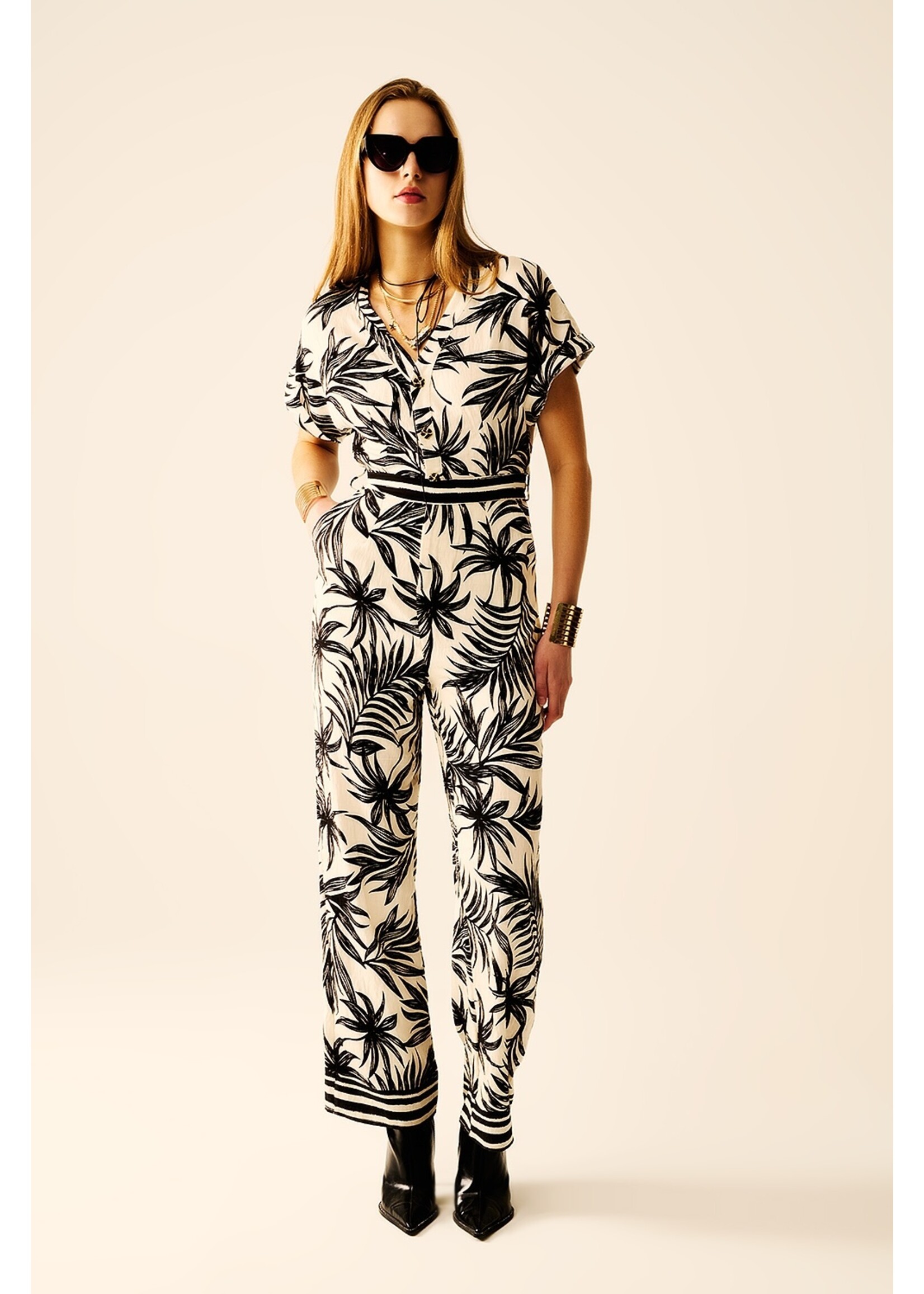 Q2 Tropisch motief jumpsuit met korte mouwen in zwart en wit Maat; M