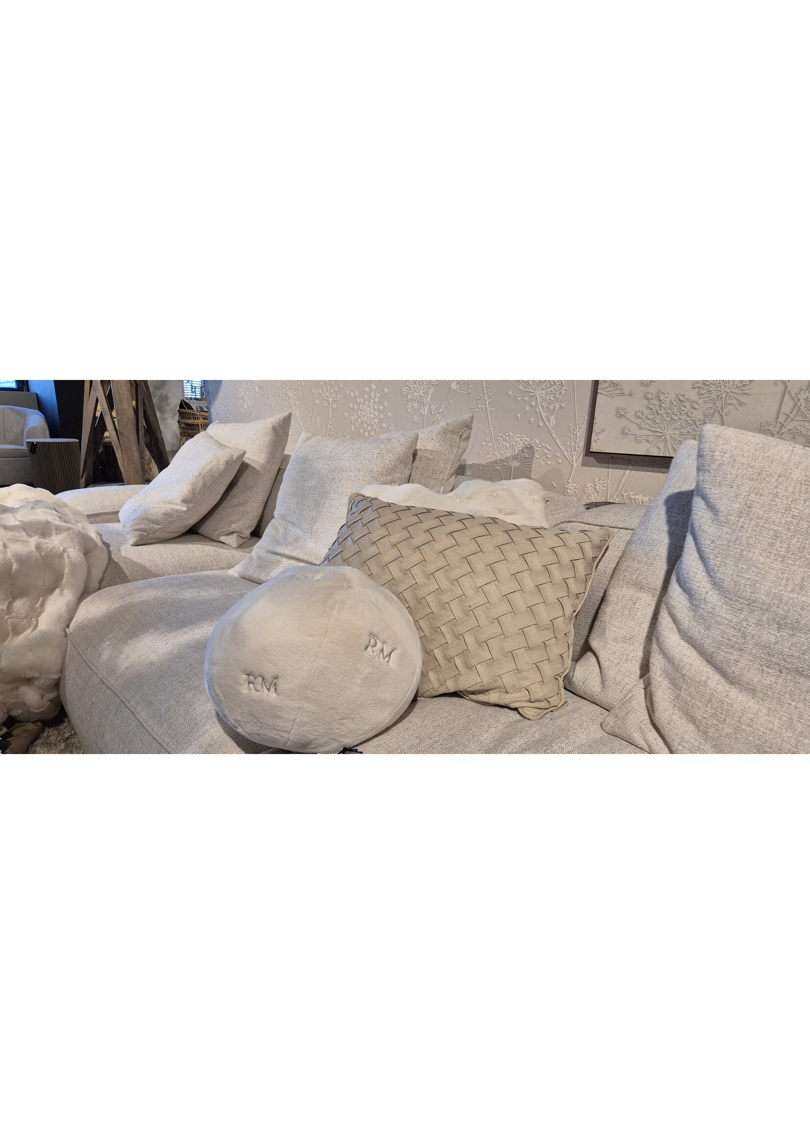 Riviera Maison RM Ball Faux Fur Box Pillow30x30