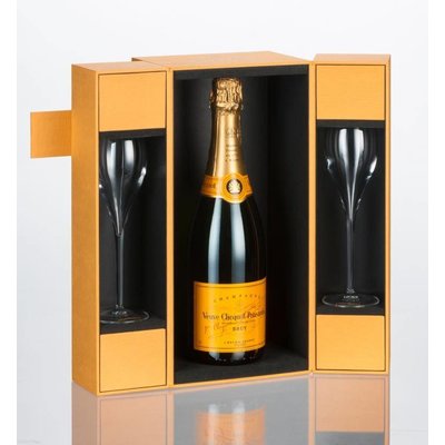 Veuve Clicquot Champagne Brut yellow label Met Luxery Gift Box + 2 Flutes