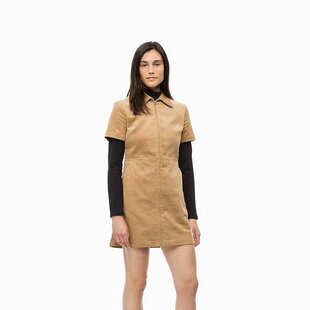 Short dress with zipper