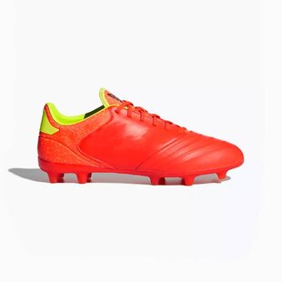 Soft ground football boots