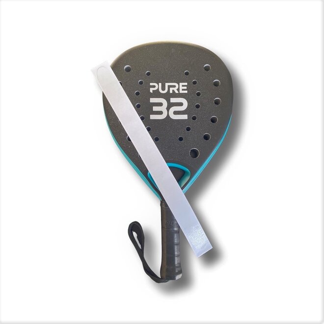 Place a padel racket protector - Proadhesive