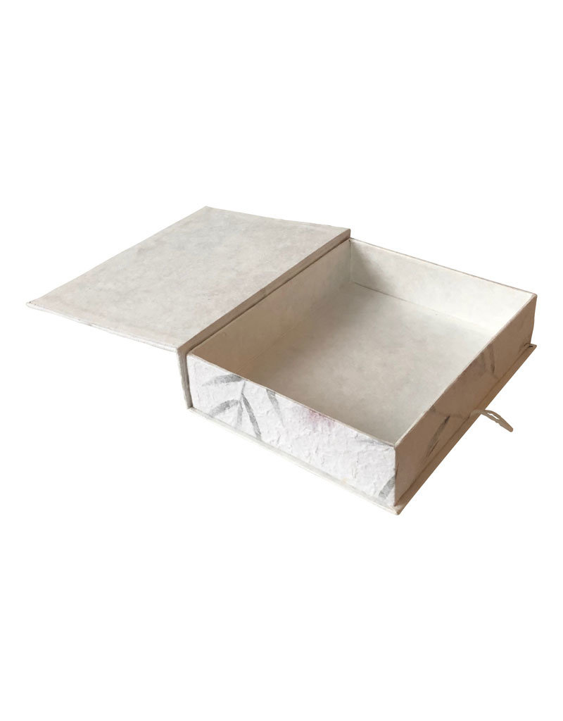 boîte, fermeture a  bouchon et corde