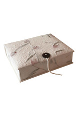 Keepsake box, closure string and button