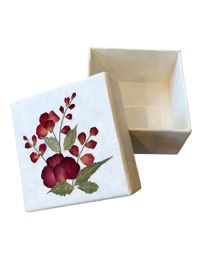 Box of mulberry paper with a flower decoration