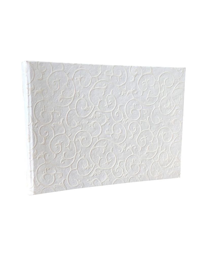 TH582 - Album with mulberry cover