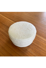 TH264 - Runde Schachtel mit Schmetterlingen