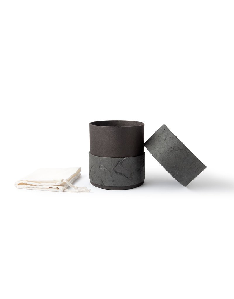 . Öko-Urne mit Naturpapier überzogen