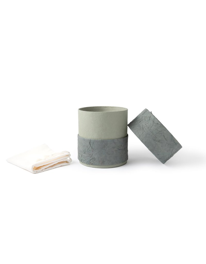 . Öko-Urne mit Naturpapier überzogen