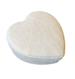 TH262 - Heart-shaped box with butterflies