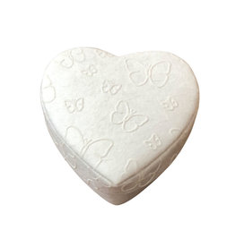 TH442 - Hartvormig doosje met vlinders