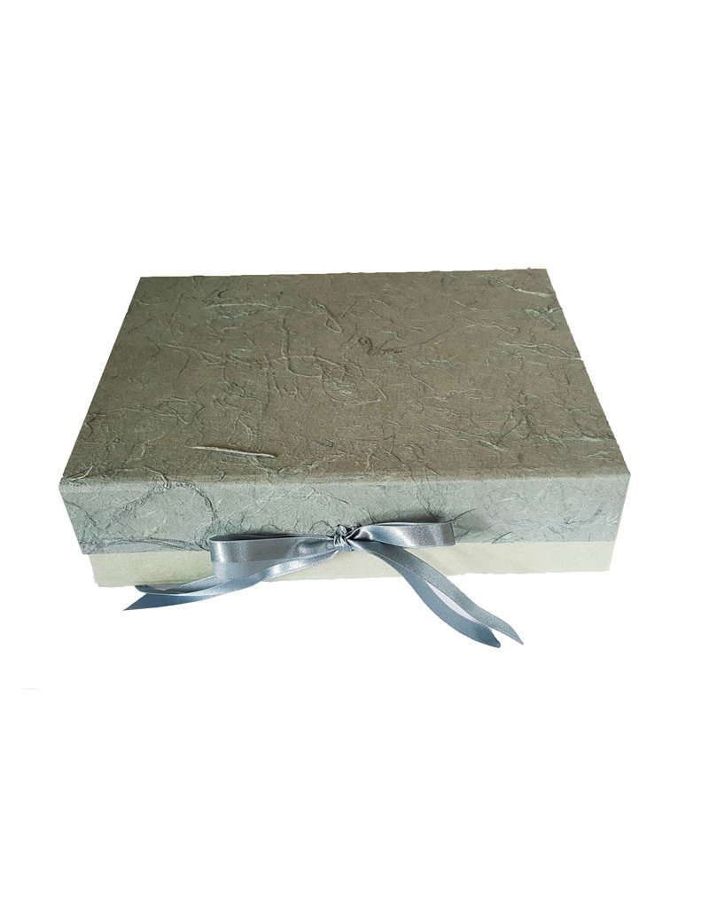 TH022 - Keepsake box with tree bark
