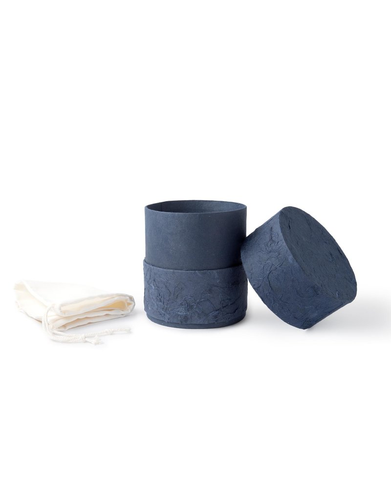 . Öko-Urne mit Naturpapier überzogen