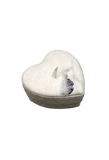 TH266 - Heart-shaped box with petals