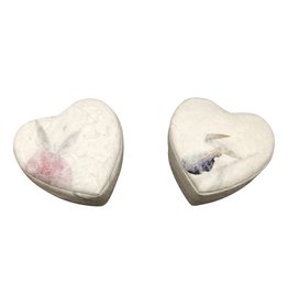 TH266 - Heart-shaped box with petals