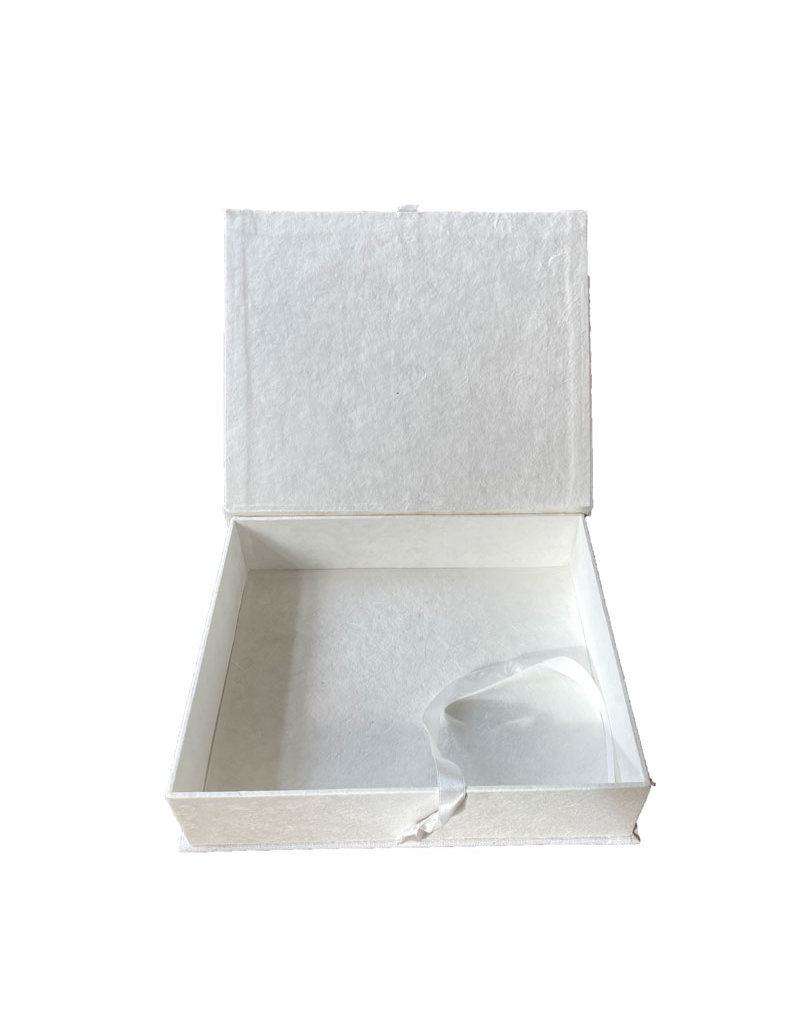 Keepsake box cotton, satin ribbon