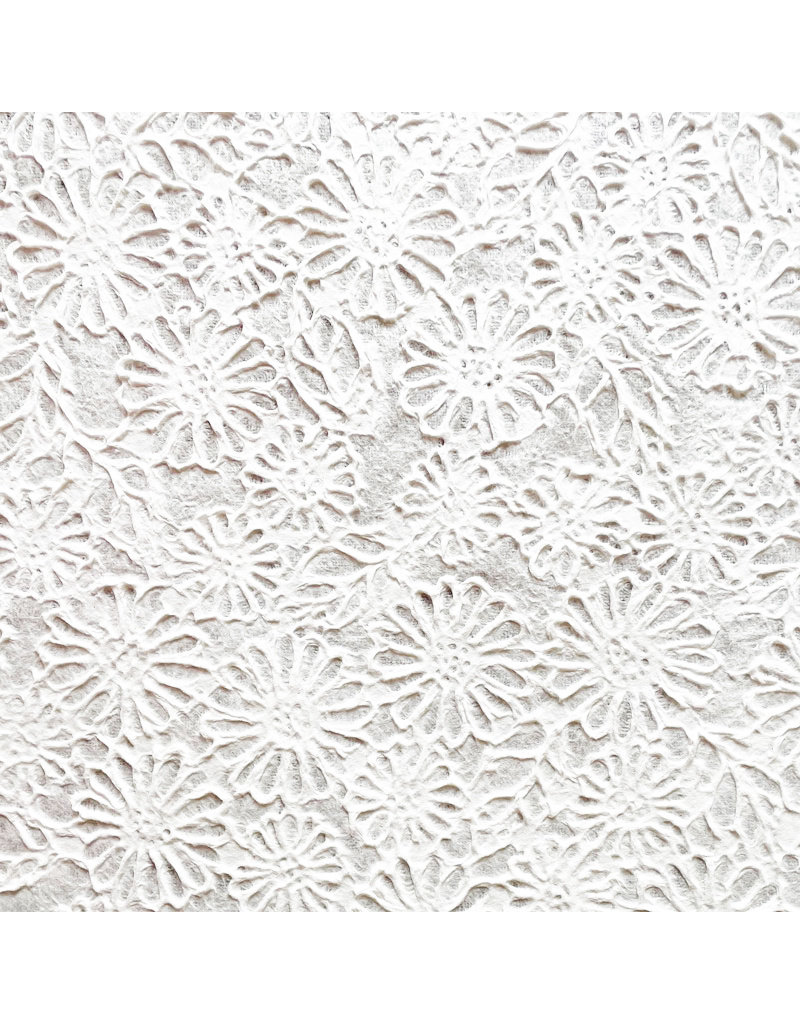 Maulbeerpapier mit geprägten Margeriten
