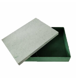 TH348 Keepsake box with green fibers