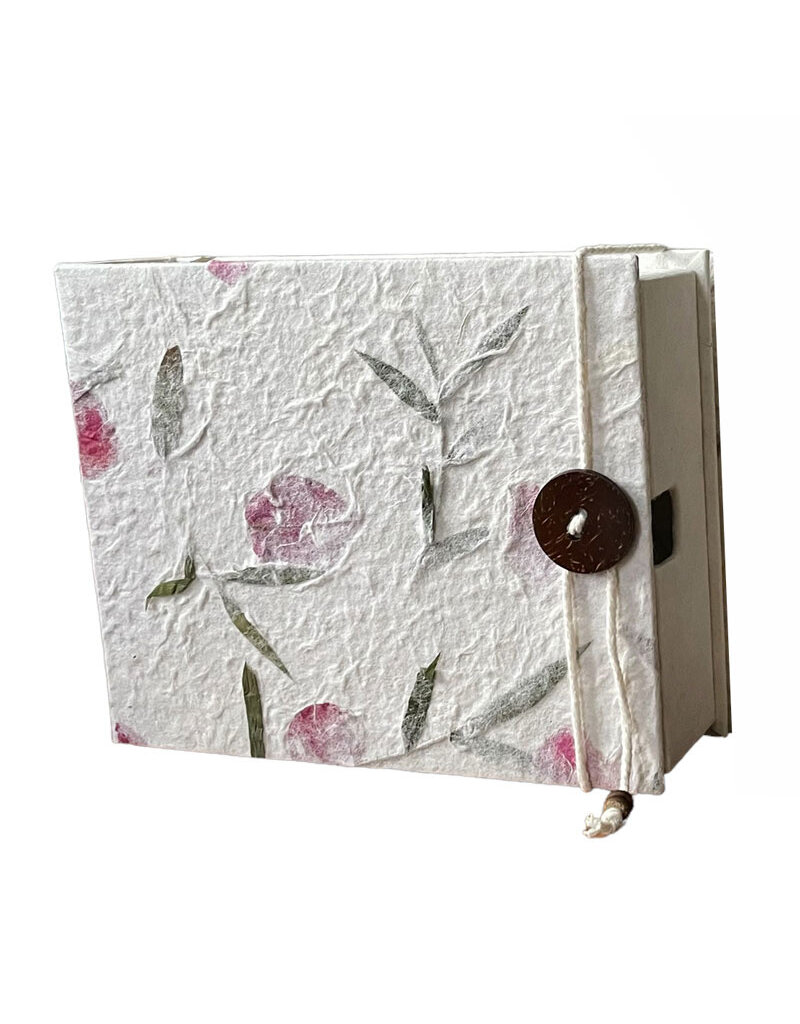 TH374 - Keepsake box with ring binder