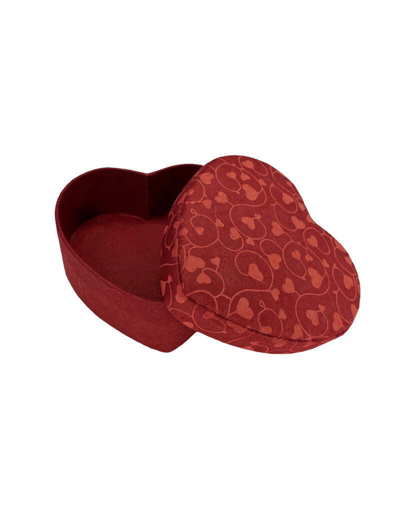 TH441 - Heart-shaped box with hearts